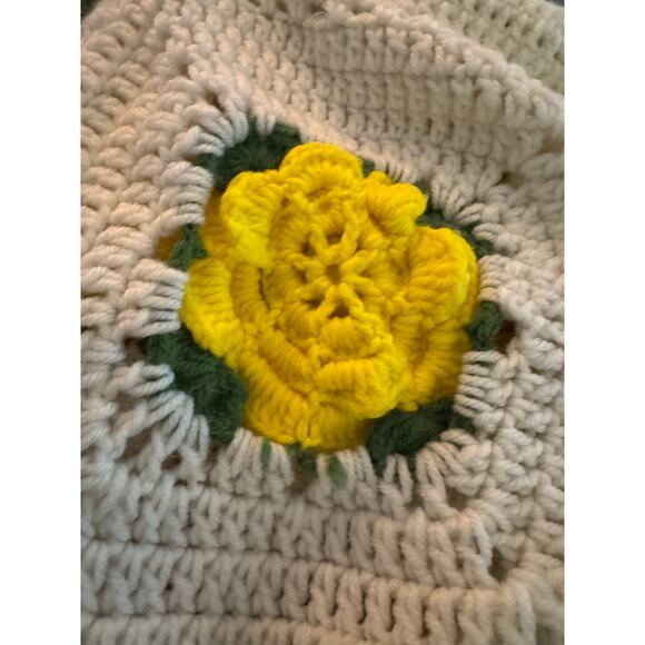 Yellow Rose Crocheted Blanket - Picture 3 of 3